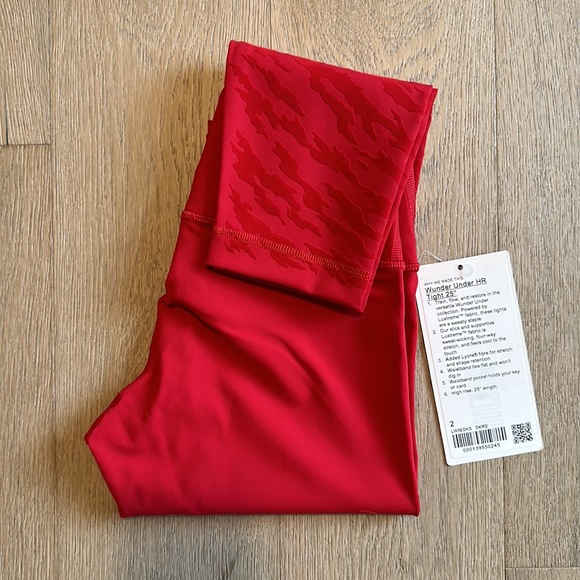wunder under 25" luxtreme dark red 2022 lunar new year size 2 lululemon nwt - Picture 1 of 15